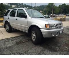 00 ISUZU RODEO RUNS AND LOOK NEW AWD KEY LESS COOL A/C PRICE TO SELL - $2700 (YONKERS NY)