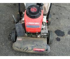 TROY BILT LEAF VACUME/SHREDDER - $150 (babylon, NY)