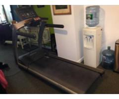 Selling Life Fitness t5.0 (treadmill) - $400 (Upper East Side, NYC)