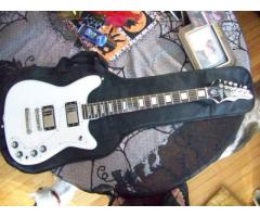 Epiphone Wilshire guitar with gig bag FOR SALE - $210 (long island, NY)
