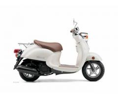 2013 Yamaha Vino Classic 49cc Scooter Vanilla White for sale - $1599 (Howard Beach, NY)