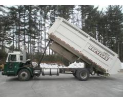 '05 AutoCar Xpeditor Recycling Truck - 37 Yard Dumping Labrie Body - $24000