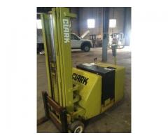 Selling clark forklift walk behind stacker pallet lift truck - $2900 (long island, NY)