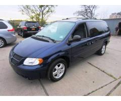 For Sale 2005 Dodge Grand Caravan SXT Stow-n-Go TV DVD ALARM - $5400 (BROOKLYN, NYC)