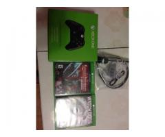 Xbox controller w/ 2 video games and a headset for Sale - $120 (Bensonhurst, NYC)