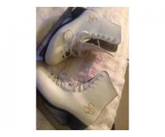 Women's Ice skates for sale gently used! - $30 (Upper East Side, NYC)