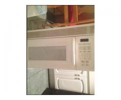 Whirlpool white microwave oven for sale - $175 (eastchester, NY)