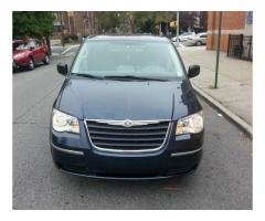 2008 CHRYSLER TOWN COUNTRY STOW 'N' GO LIKE CARAVAN for Sale - $5800 (brooklyn, NYC)