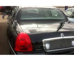 2011 Lincoln town car only w/ 50k miles - $20999 (Queens, NYC)