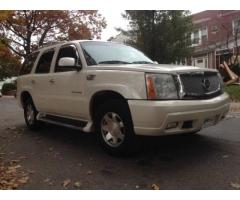 2004 CADILLAC ESCALADE SUV FOR SALE AWD LUXURY PKG GREAT LOOKING CLEAN CARFAX - $9200 (BROOKLYN)