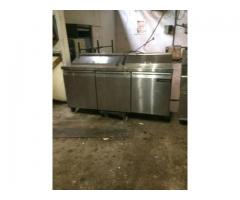 6 Foot Prep Table Refrigerator for Sale *Restaurant equipment* - $900 (NYC)