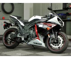 2012 Yamaha r1 white for Sale - $10900 (brooklyn, NYC)