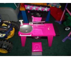 PINK VANITY & STOOL FOR SALE - $25 (New Rochelle, NY)