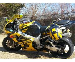2002 GSXR 750 sport bike fuel injected - $3500 (Ronkonkoma, NY)