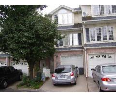$438000 / 3br - 2646ft² - 1 family /3 bedrooms-3 baths- (Willowbrook, NY)