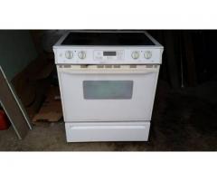 MAYTAG MAYTAG MAGIC CHEF SLIDE IN STOVE CES3760AAW FOR SALE - $225 (BEDFORD HILLS, NY)