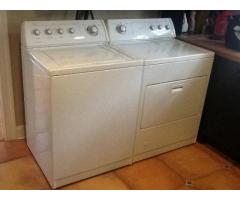 Whirlpool Ultimate Care Washing Machine Washer and Gas Dryer for Sale - $450 (Massapequa, NY)