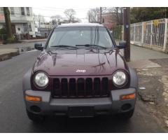 2004 jeep liberty very clean for sale - $4200 (queens, NYC)