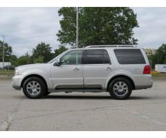 2003 Luxury Lincoln Navigator SUV for Sale AWD Fully Loaded Clean Carfax - $6400 (long island, NY)