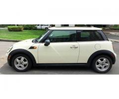 2010 MINI COOPER AUTOMATIC 35K MILES! PEARL WHITE! FOR SALE - $12500 (FOREST HILLS, NYC)