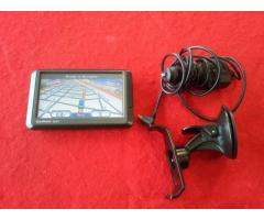 GARMiN NuVi CAR AUTO GPS WiDESCREEN with 2015 MAPS charger mount for sale - $55 (WiLLiAMSBURG, NYC)