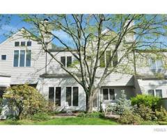 $649000 / 3br - 3740ft2 - Townhome for Sale (3bd 2ba/1hba) -  (Briarcliff Manor, NY)